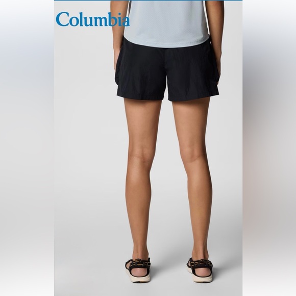 Columbia Women's Elevated View™ Cargo Shorts - Picture 3 of 8